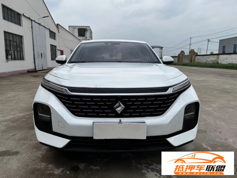  21年寶駿RC5轎車 