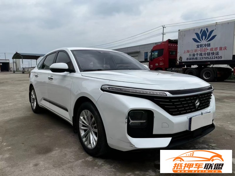  21年寶駿RC5轎車 