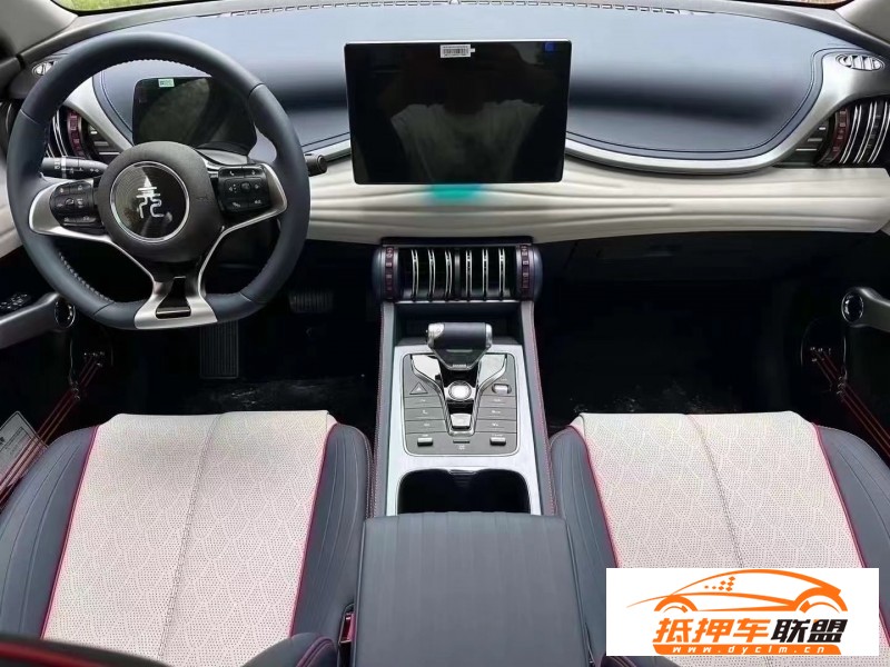  23年比亞迪元轎車 