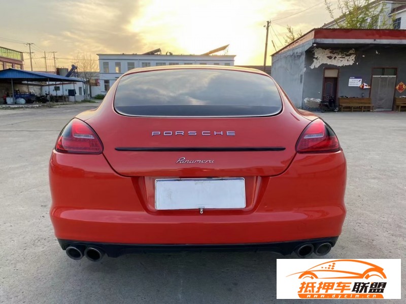 13年保時捷帕納梅拉跑車 
