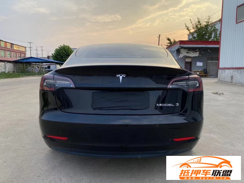  20年特斯拉MODEL 3轎車 