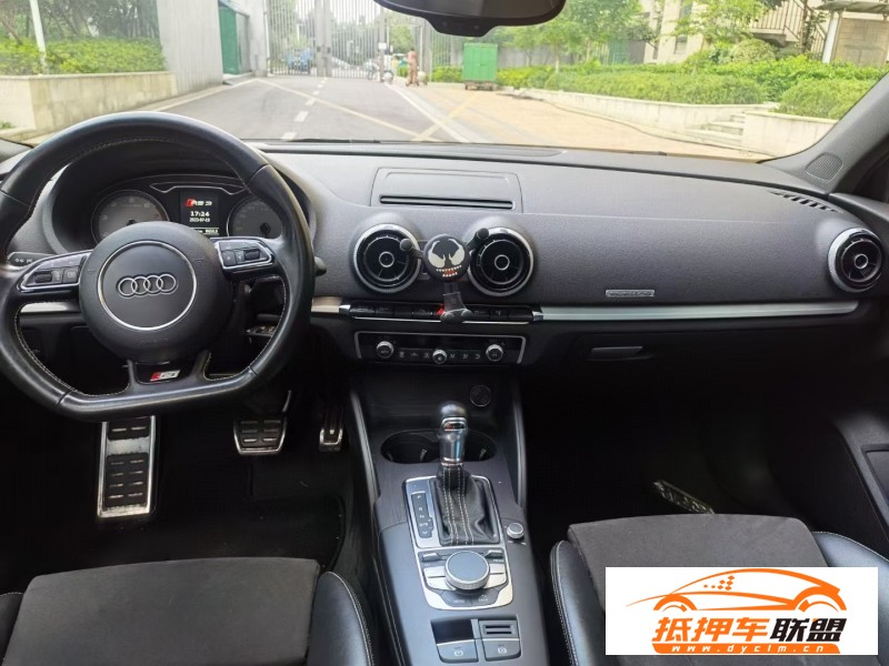  15年奧迪S3轎車 