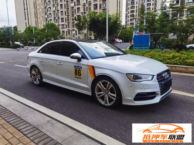  15年奧迪S3轎車 