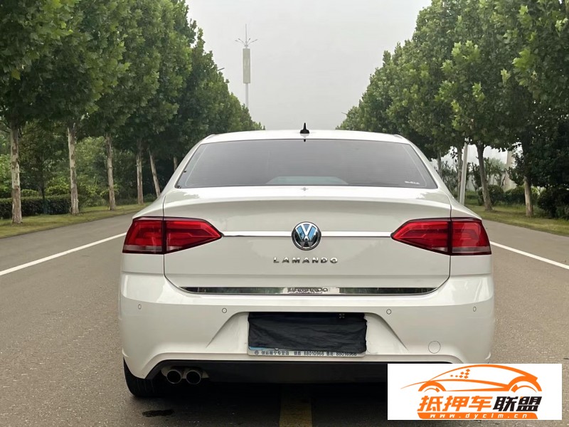  16年大眾凌渡轎車 