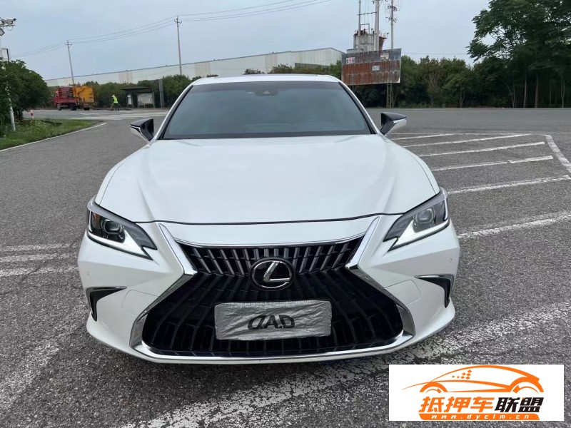  22年雷克薩斯ES轎車 
