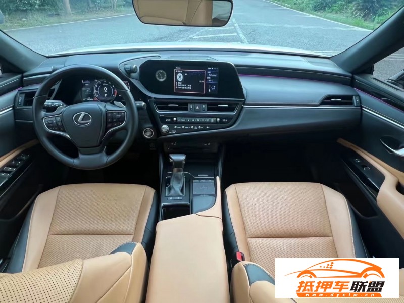  22年雷克薩斯ES轎車 
