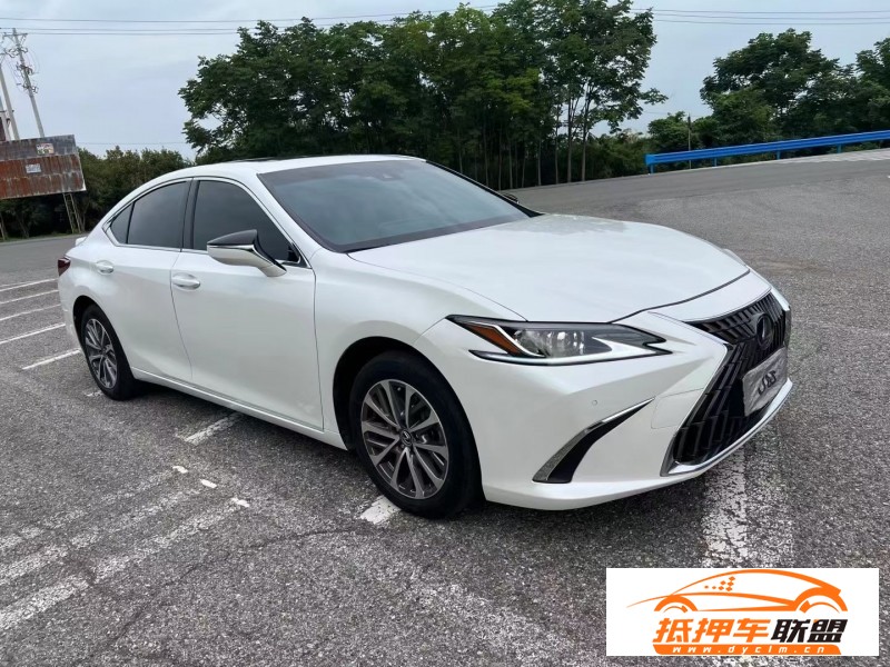  22年雷克薩斯ES轎車 