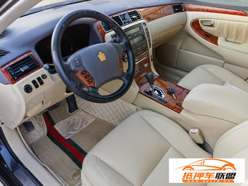  07年豐田皇冠轎車 