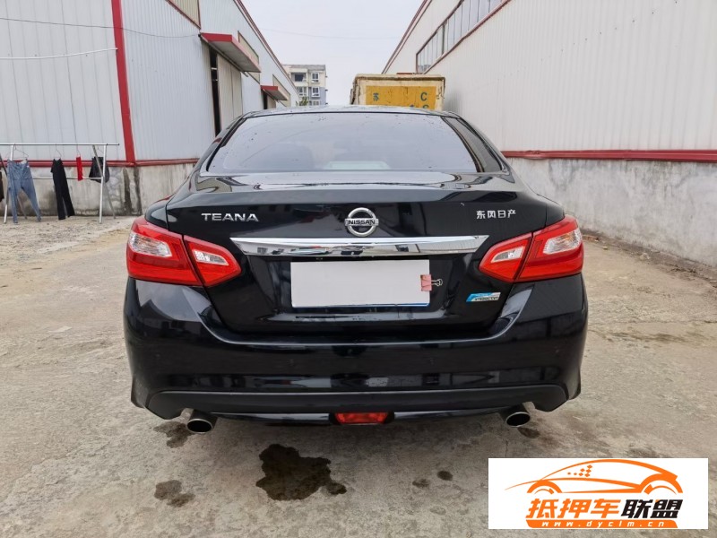  18年日產(chǎn)天籟轎車 