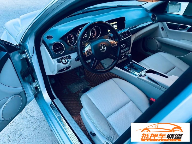  11年奔馳C轎車 