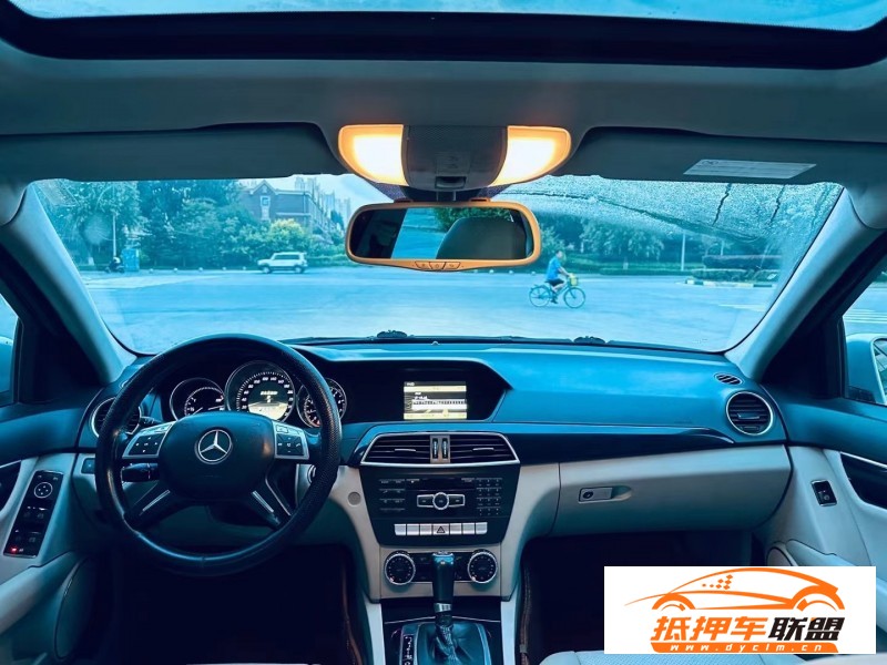  11年奔馳C轎車 