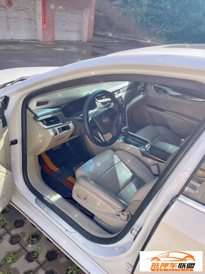  13年凱迪拉克XTS轎車 