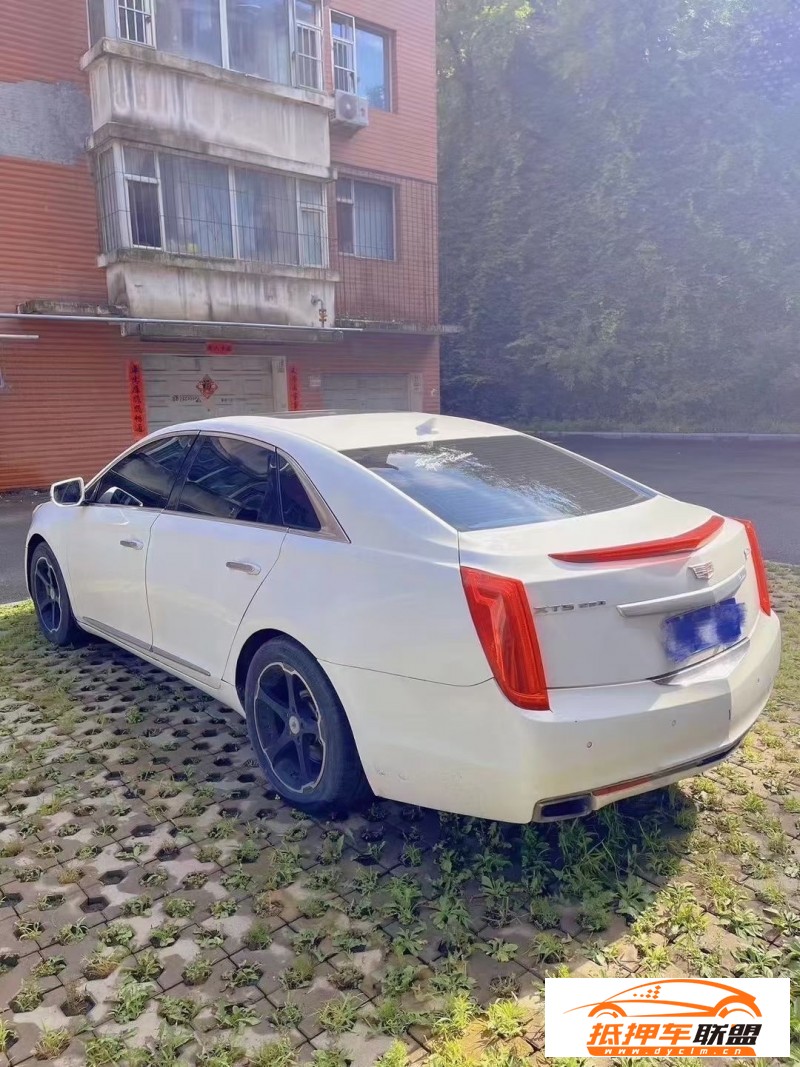 13年凱迪拉克XTS轎車 