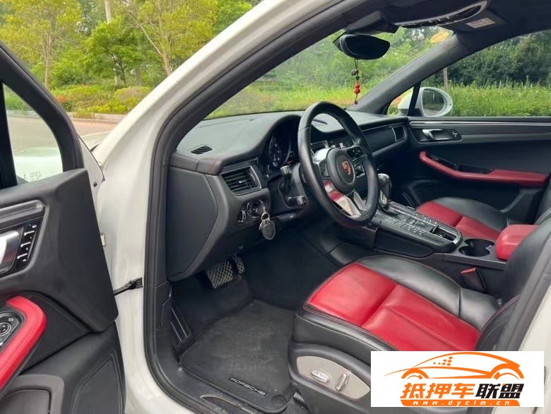 17年保時捷Macan邁凱轎車 