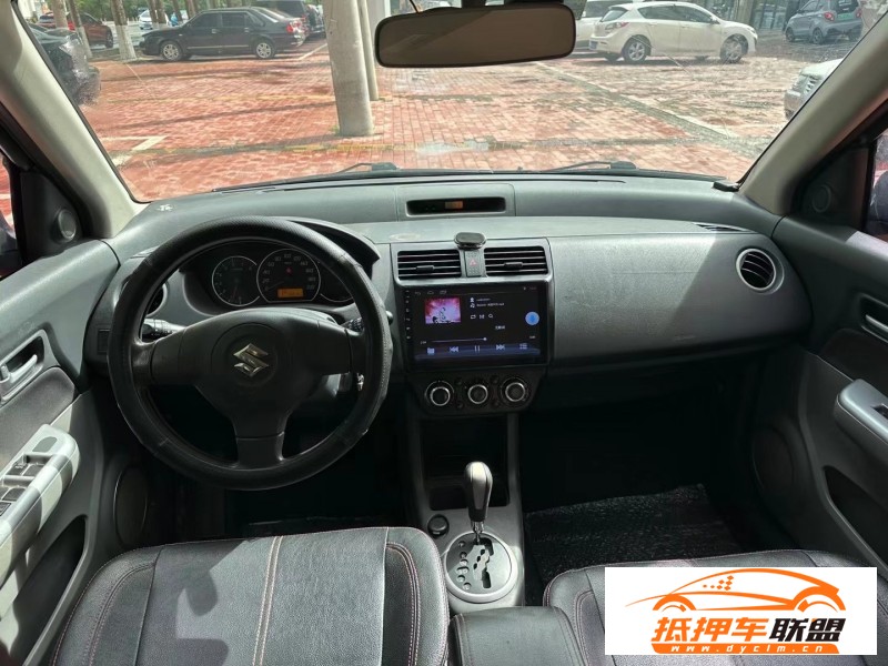  16年鈴木雨燕轎車 