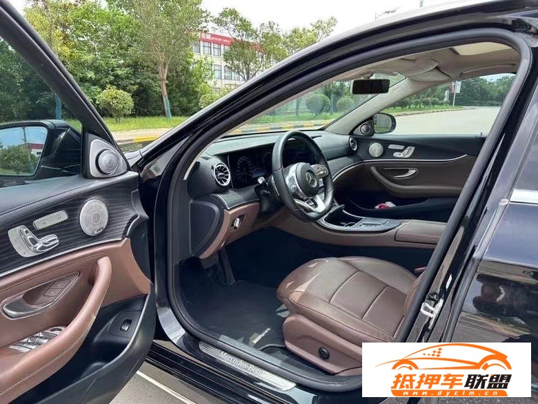  19年奔馳E轎車 