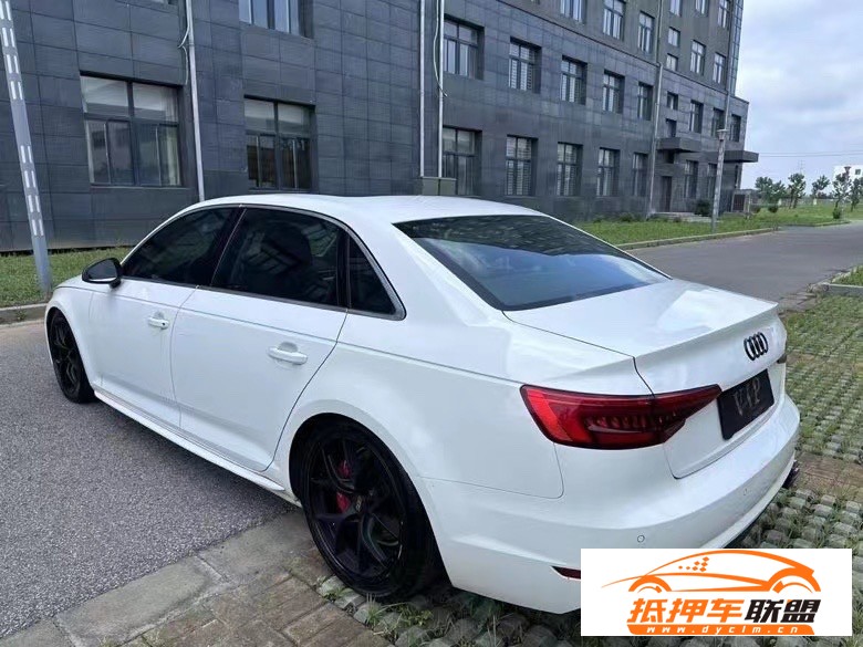  17年奧迪A4L轎車 