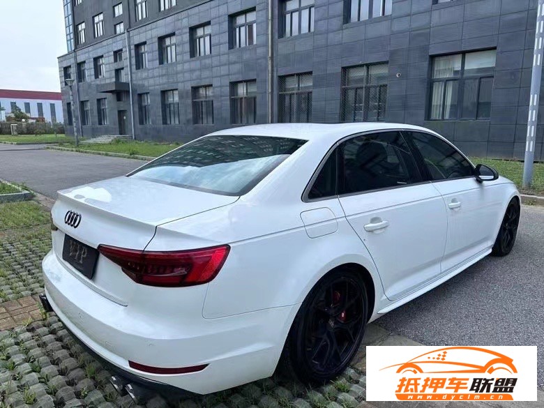  17年奧迪A4L轎車 