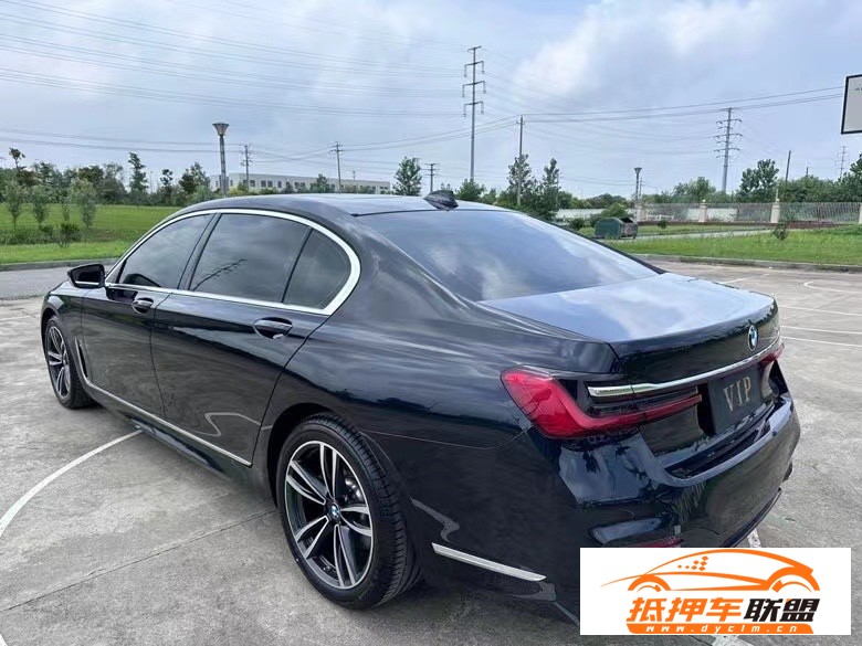  22年寶馬7系轎車 