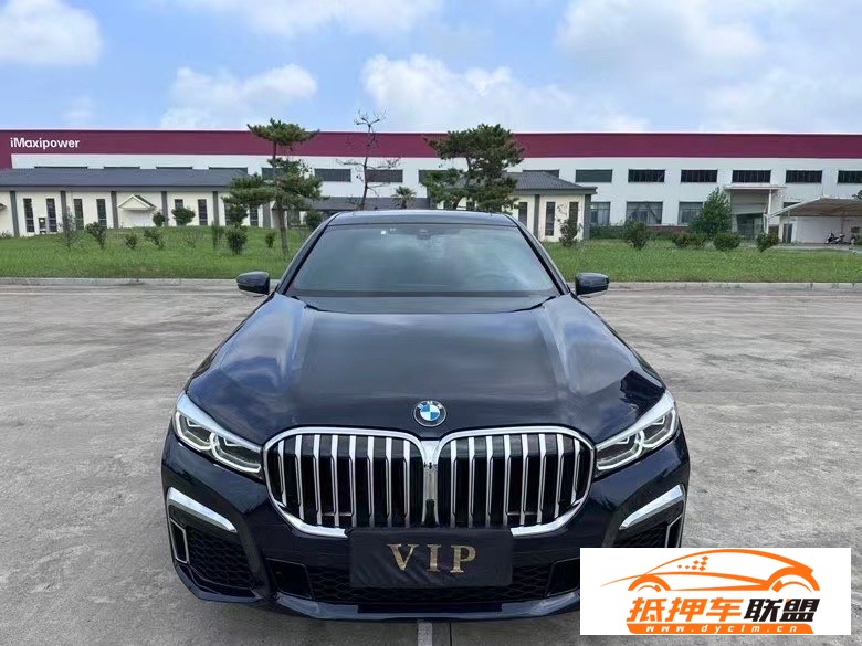  22年寶馬7系轎車 