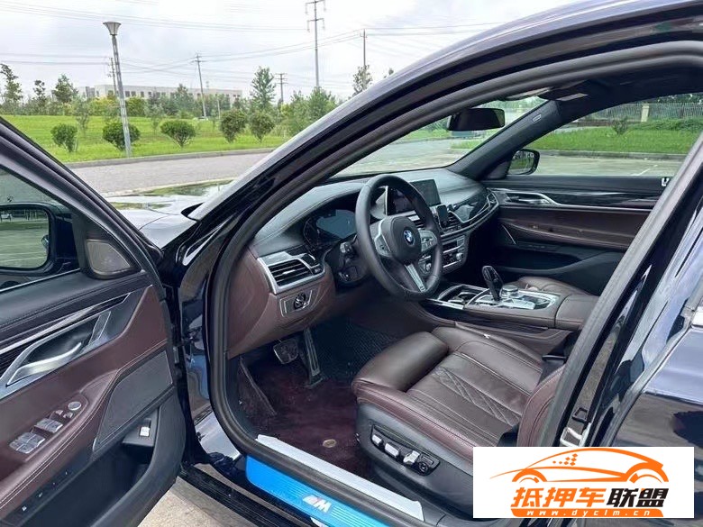  22年寶馬7系轎車 