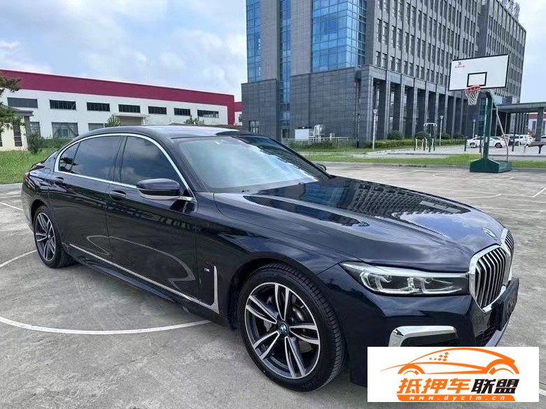  22年寶馬7系轎車 