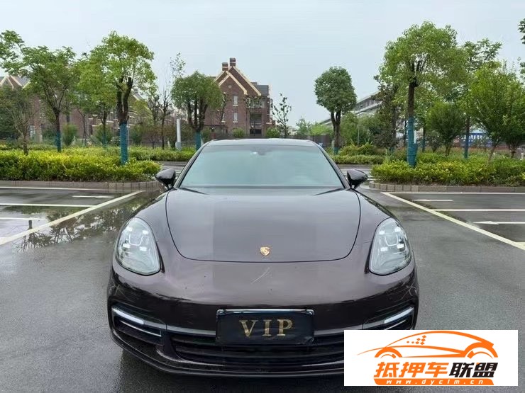  18年保時(shí)捷帕納梅拉轎車 
