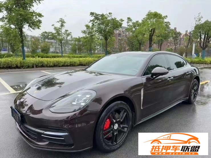  18年保時(shí)捷帕納梅拉轎車 