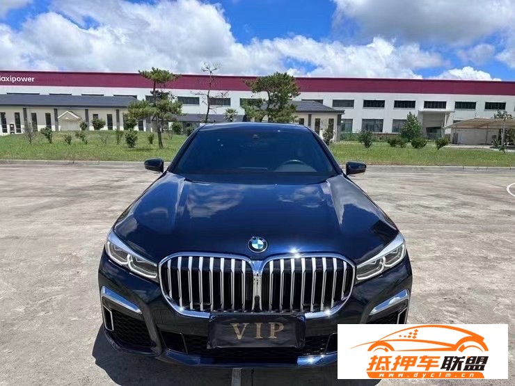  22年寶馬7系轎車 