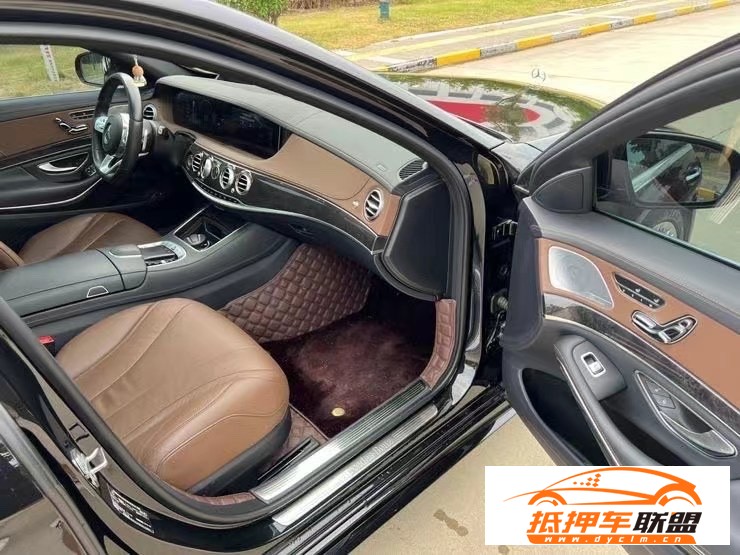  19年奔馳S轎車 