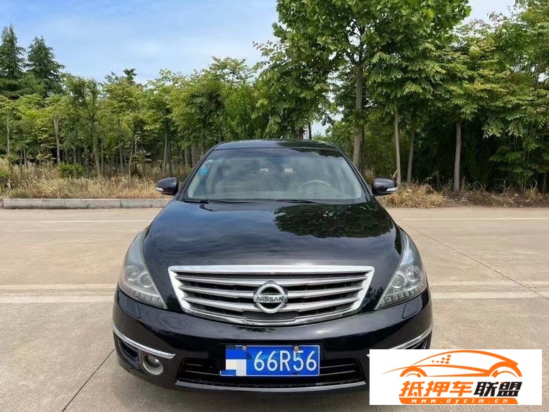  12年日產(chǎn)天籟轎車 