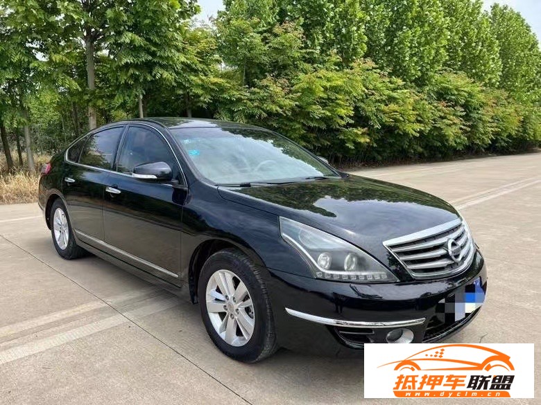  12年日產(chǎn)天籟轎車 