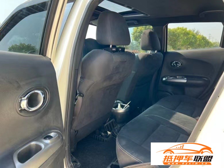  18年英菲尼迪ESQ轎車 