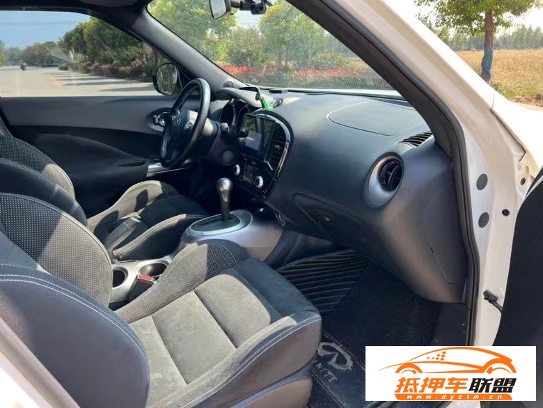  18年英菲尼迪ESQ轎車 