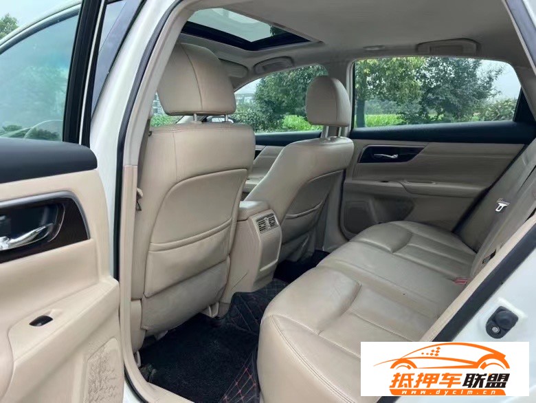  14年日產(chǎn)天籟轎車 