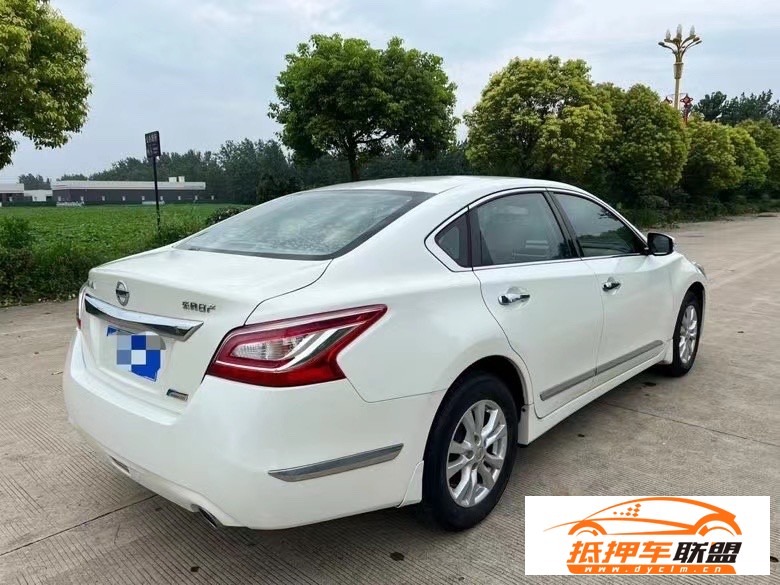  14年日產(chǎn)天籟轎車 