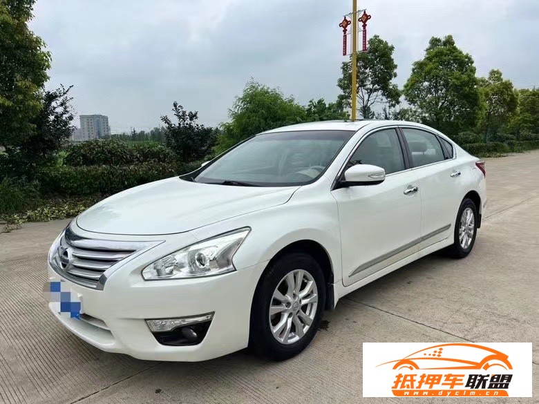  14年日產(chǎn)天籟轎車 