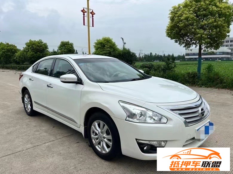  14年日產(chǎn)天籟轎車 