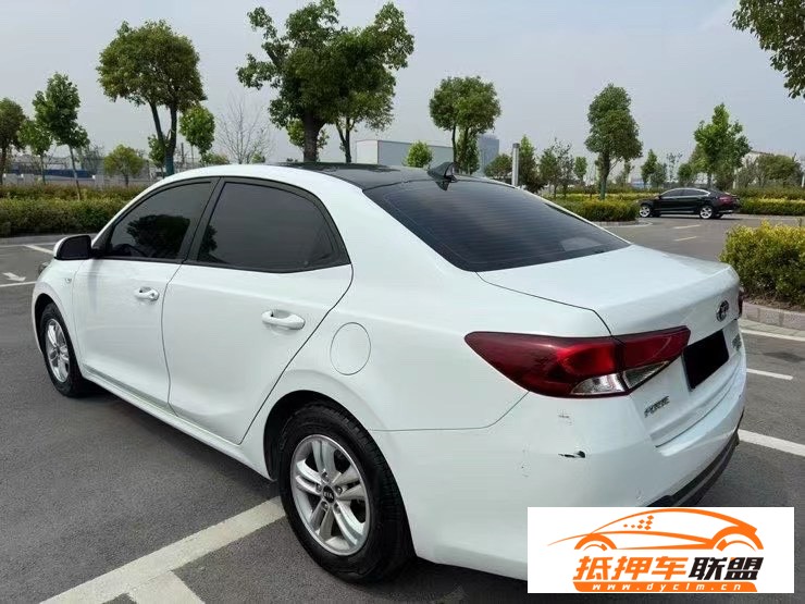  19年起亞福瑞迪轎車 