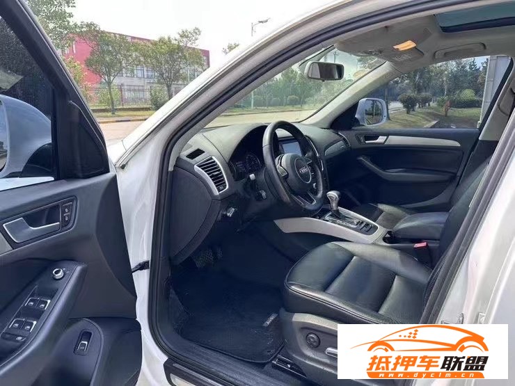  16年奧迪Q5轎車 