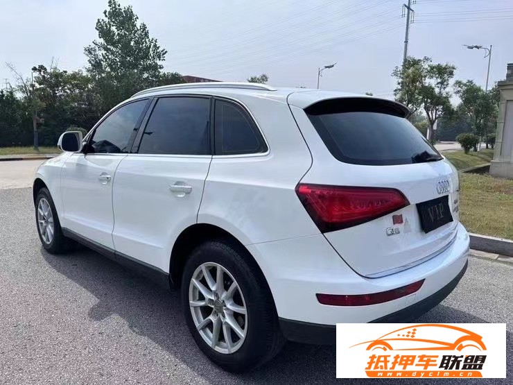  16年奧迪Q5轎車 