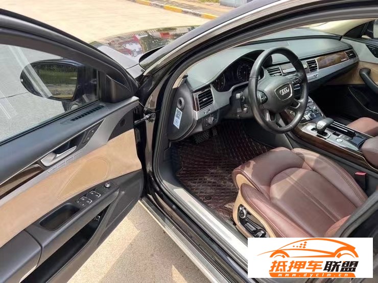  14年奧迪A8轎車 