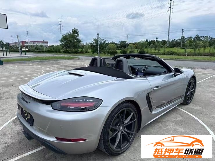  20年保時(shí)捷718轎車 