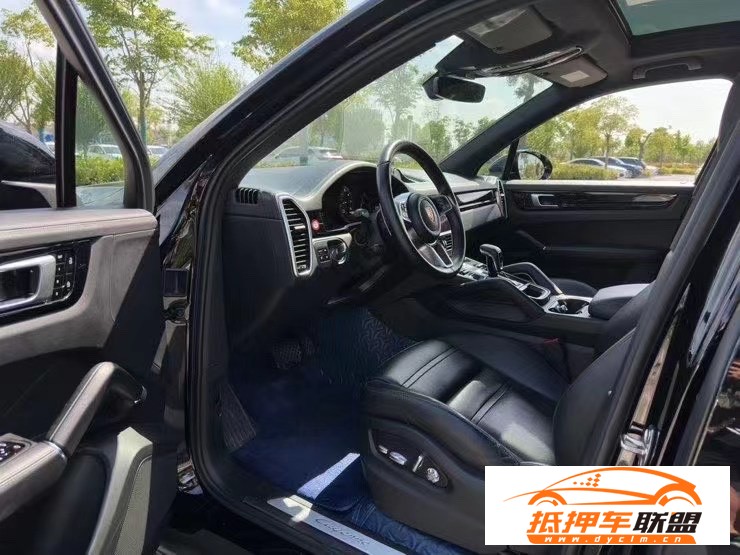  19年保時(shí)捷卡宴轎車 
