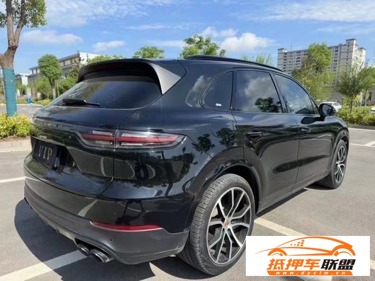  19年保時(shí)捷卡宴轎車 
