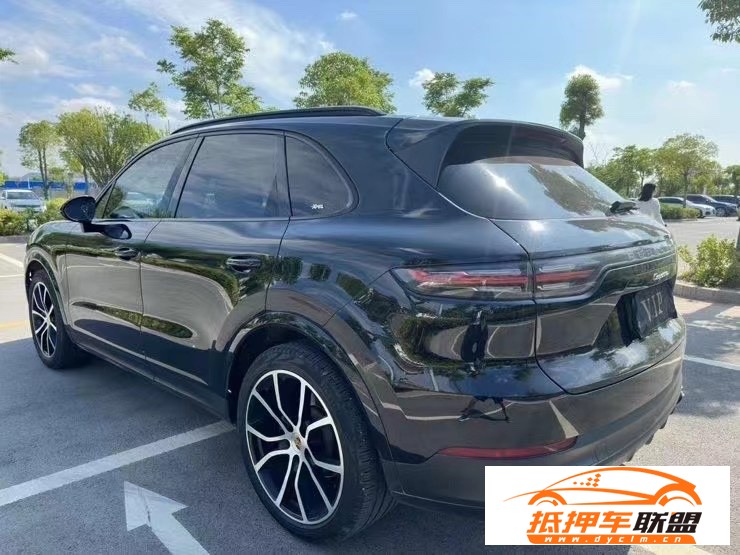 19年保時(shí)捷卡宴轎車 