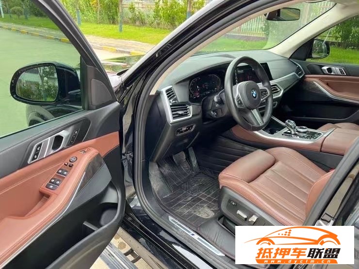 22年寶馬X5轎車 