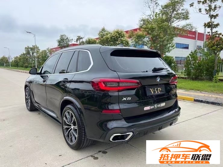  22年寶馬X5轎車 