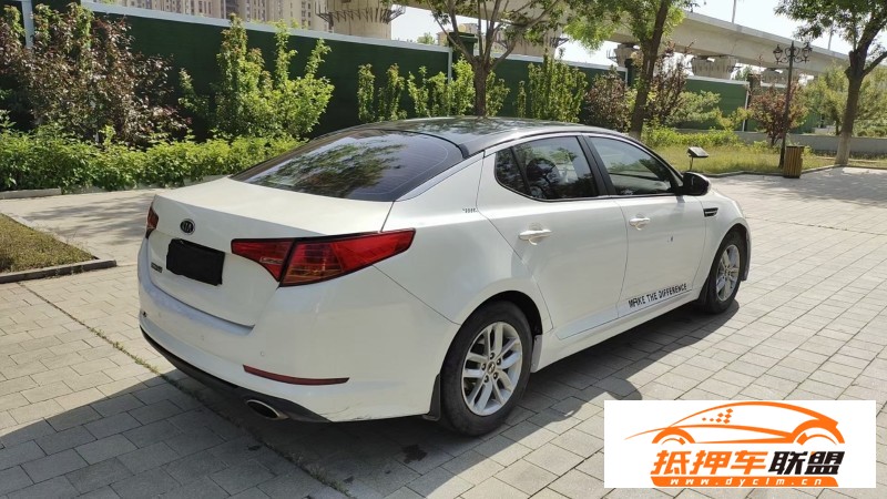 12年起亞K5轎車 
