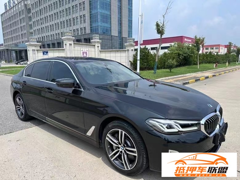  22年寶馬5系轎車 